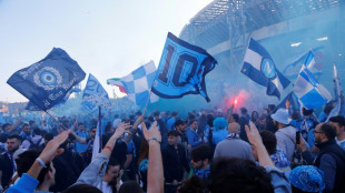 Nápoles despierta desbordante de felicidad tras una noche inolvidable por el Scudetto