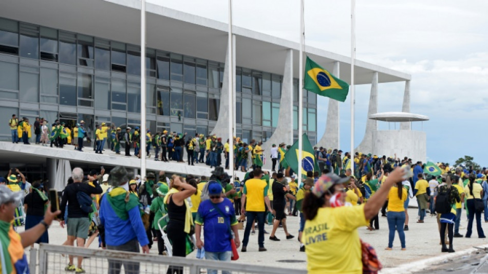 Bolsonaro vuelve a Brasil por primera vez tras perder elecciones ante Lula