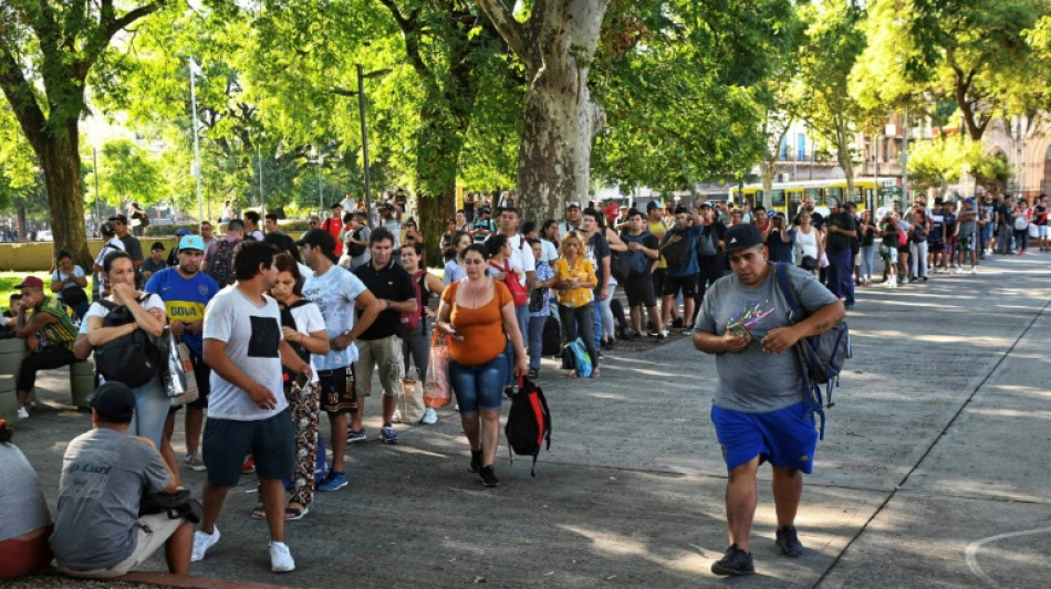 El lema "no hay plata" de Milei se pone a prueba en la calle: ¿Hay paciencia?