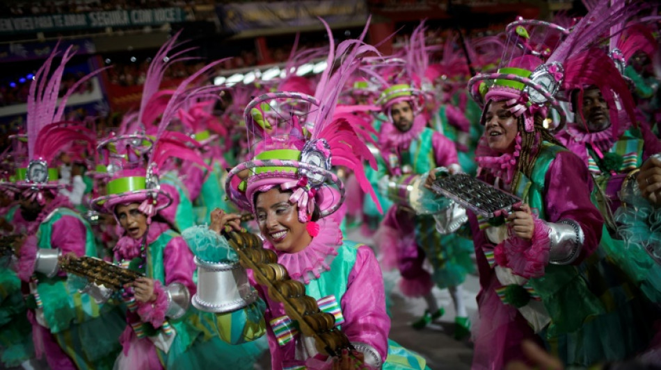 Un carnaval de Rio féérique, pour enterrer le Covid