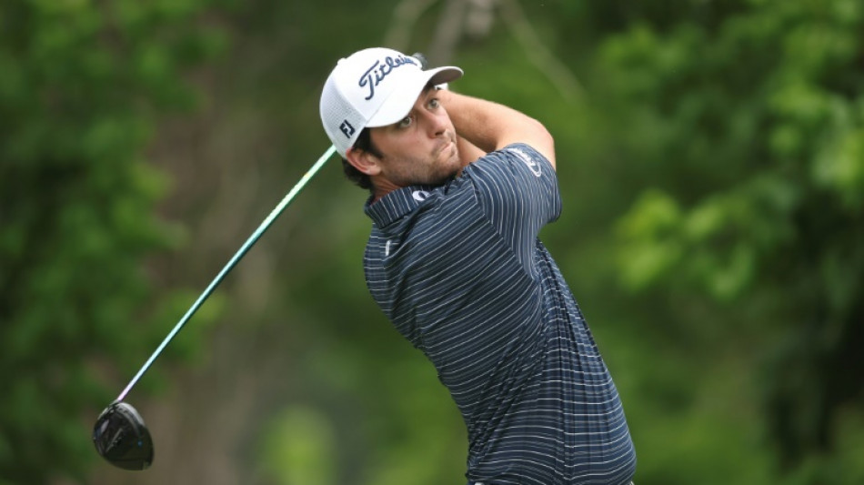 Riley grabs two-shot lead at Colonial