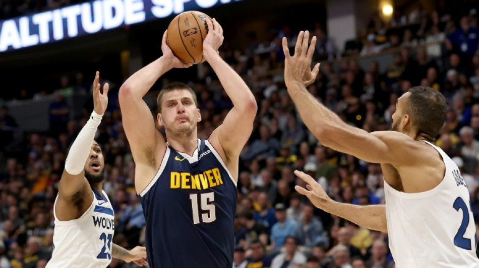 Nuggets claw Wolves to reclaim top spot