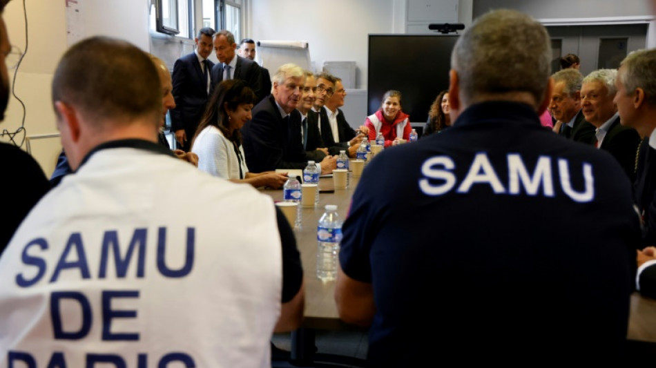 Barnier "à l'écoute" des soignants pour son premier déplacement