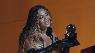 Beyoncé, popstar noire du Texas, dégaine son premier album country