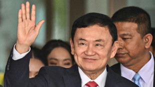 Thaïlande: le roi allège la peine de prison de l'ancien Premier ministre Thaksin Shinawatra