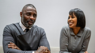 Schauspieler Idris Elba setzt sich in Davos für Kleinbauern in Afrika ein