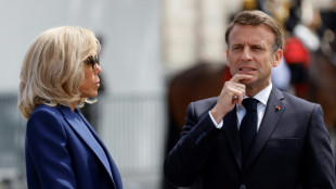 Infox sur Brigitte Macron femme transgenre: deux femmes jugées en diffamation à Paris