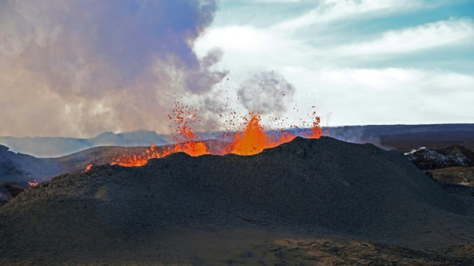 Hawaii deploys National Guard in volcano eruption response