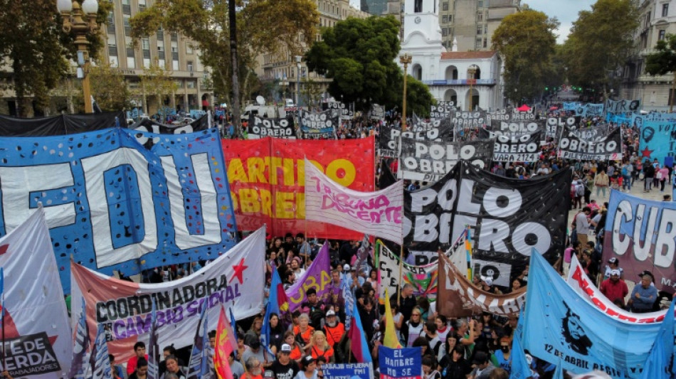 Miles marchan por trabajo, salarios y contra la pobreza en Argentina