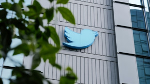 Twitter chaos deepens as key executives quit