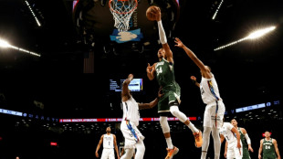 Giannis se desborda y sus Bucks logran su 15º triunfo consecutivo