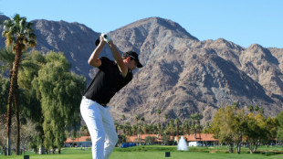 Hot start in desert lifts Cantlay to share of PGA Tour lead