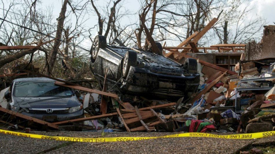 Al menos 32 muertos tras fuertes tormentas y tornados en EEUU