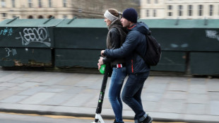 Gericht: Kein Schadenersatz nach Autoschaden durch umgefallenen E-Scooter