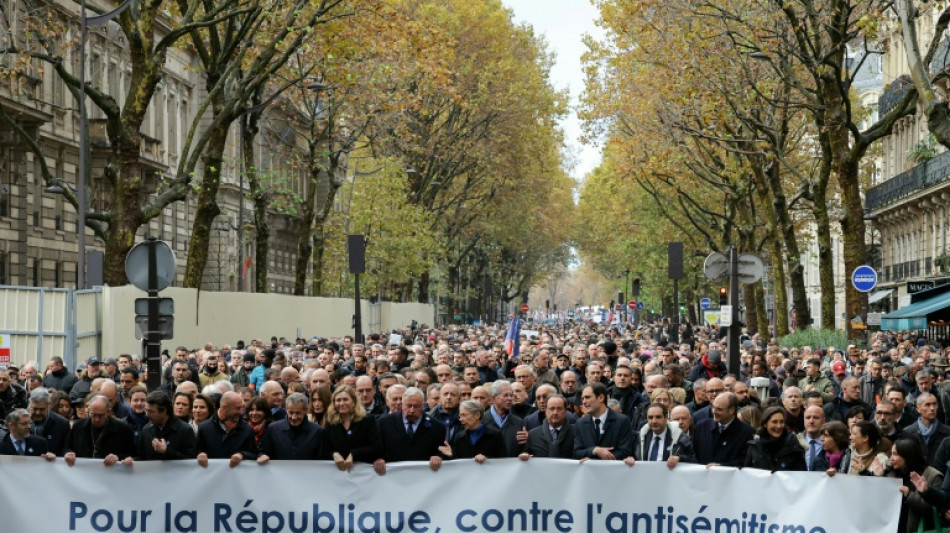 França tem marcha contra antissemitismo após aumento de atos hostis