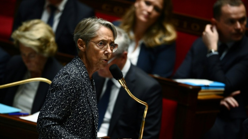 Budget: le couperet du "49.3" attendu dans la journée