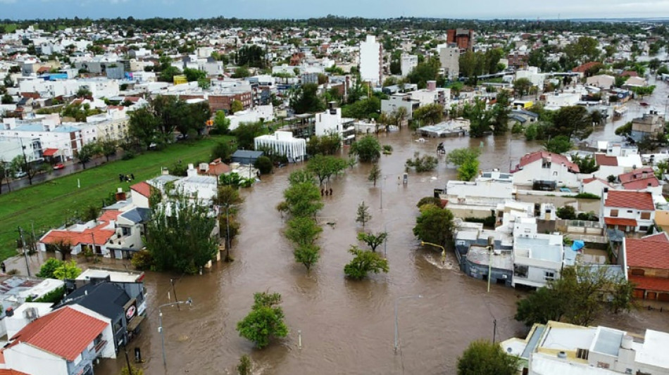 Seis muertos por temporal de lluvia en ciudad portuaria de Argentina