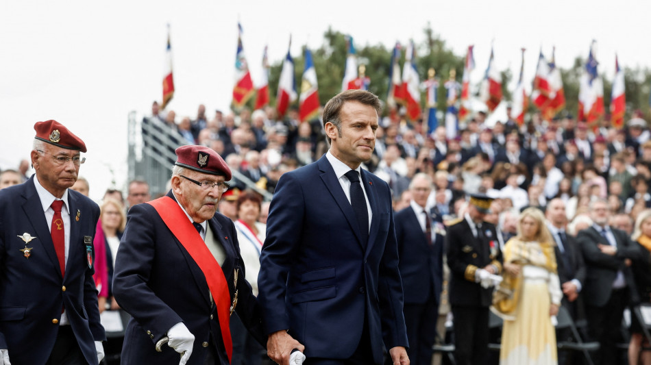 Macron, 80 anni D-Day, 'oggi pronti allo stesso sacrificio'