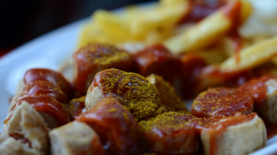 16-Jähriger zahlt Currywurst mit Spielgeld - Urteil in Düsseldorf 