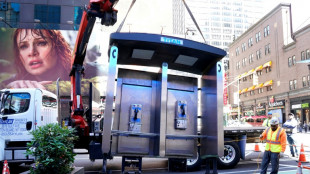 'End of an era' as New York removes last of its iconic payphone booths