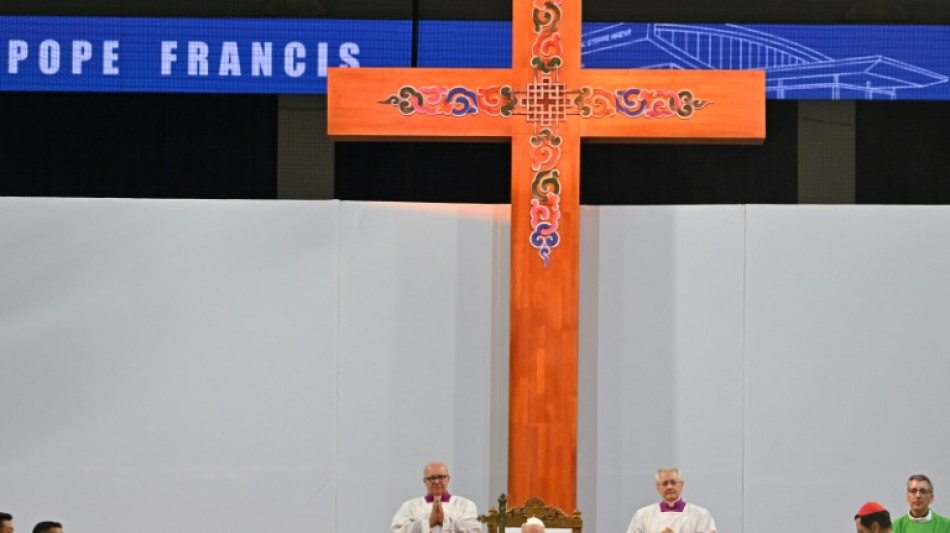 El papa pide desde Mongolia a los católicos chinos que sean "buenos ciudadanos"