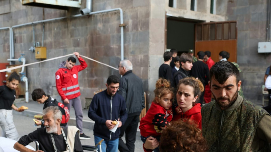 Milhares de refugiados chegam à Armênia; Baku promete garantir direitos de quem ficar