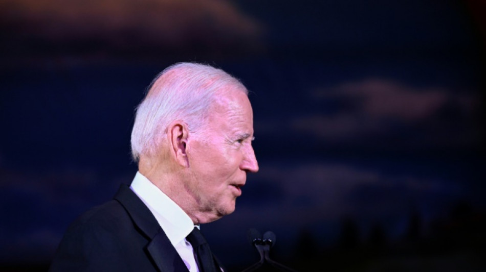 Biden concorda em limitar 'circunstâncias' que separam famílias migrantes na fronteira