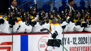 DEB-Frauen gewinnen auch viertes WM-Spiel