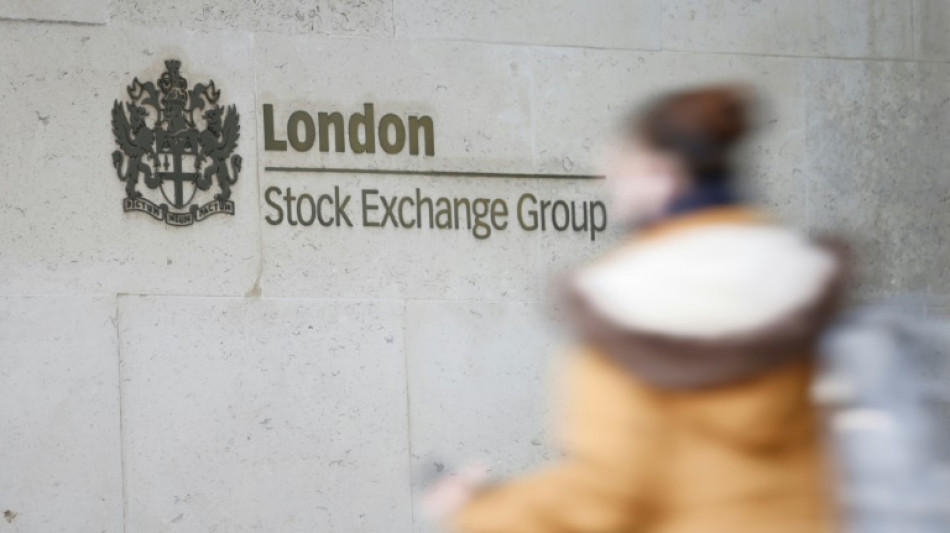 La Bourse de Londres double Paris, plombée par les turbulences politiques