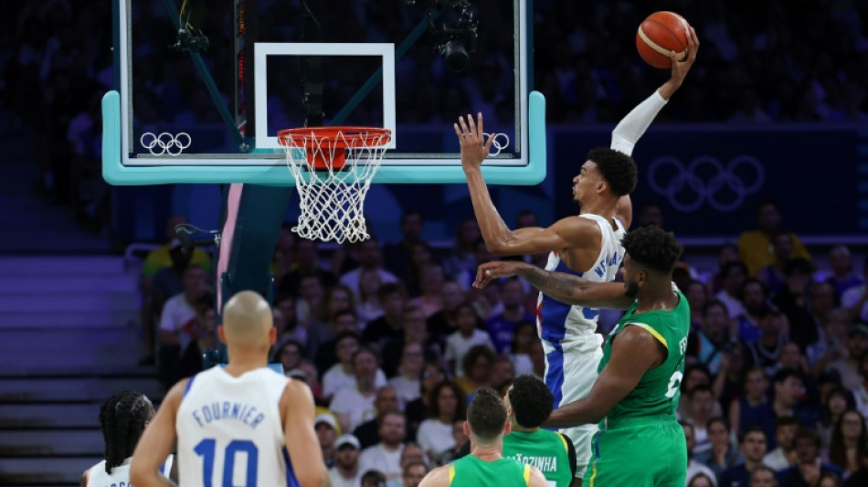 Brasil joga bem, mas perde para França no basquete masculino dos Jogos