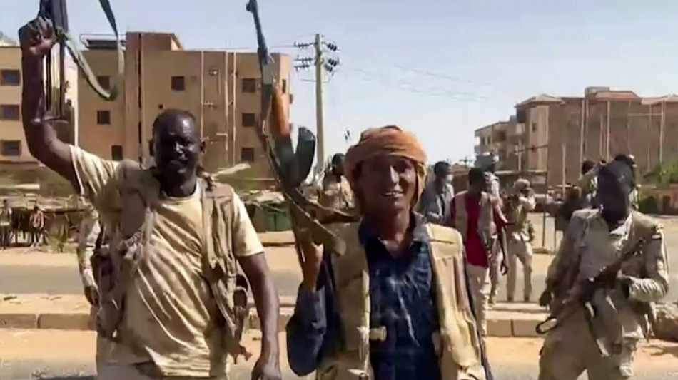 Acusados de crimes contra a humanidade fogem em meio ao caos no Sudão