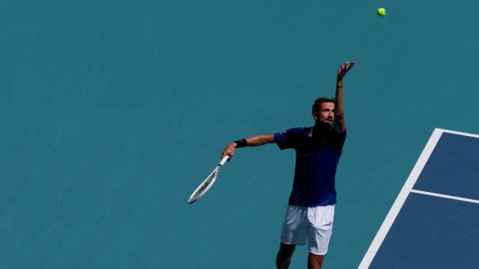 Medvedev, Alcaraz and Sinner through in Miami