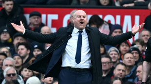 Dyche urges Everton to 'pull together' after fresh points penalty