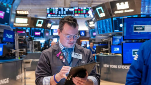 Wall Street ouvre en hausse, rebond après le trou d'air de la tech
