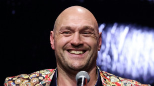 Ex-campeão dos pesos-pesados Tyson Fury anuncia sua aposentadoria do boxe