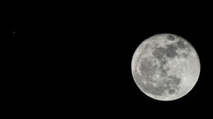 Sur la Lune, de l'eau dans des billes de verre  