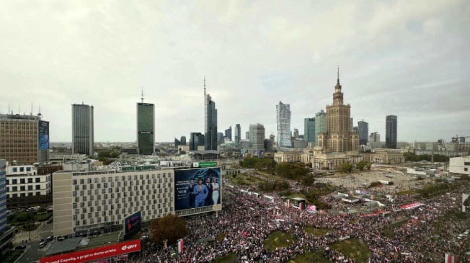 Un millón de personas marchan contra el gobierno en la capital de Polonia