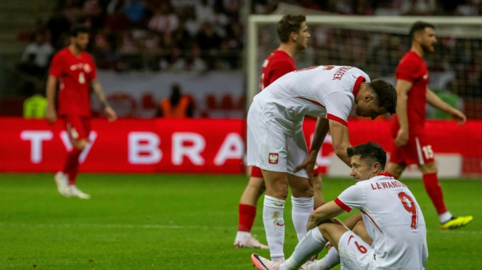 El polaco Lewandowski se retira lesionado en el amistoso ante Turquía