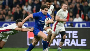 France beat England to seal Grand Slam in style