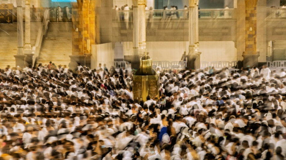 Les pèlerins de La Mecque se dirigent vers Mina, étape majeure du hajj