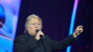 Bannon, 'Trump sconfiggerà Biden con l'aiuto dell'esercito Maga'