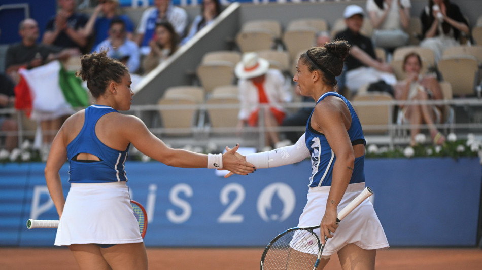 Parigi: Errani-Paolini avvolte nel tricolore, 'oro, oro'