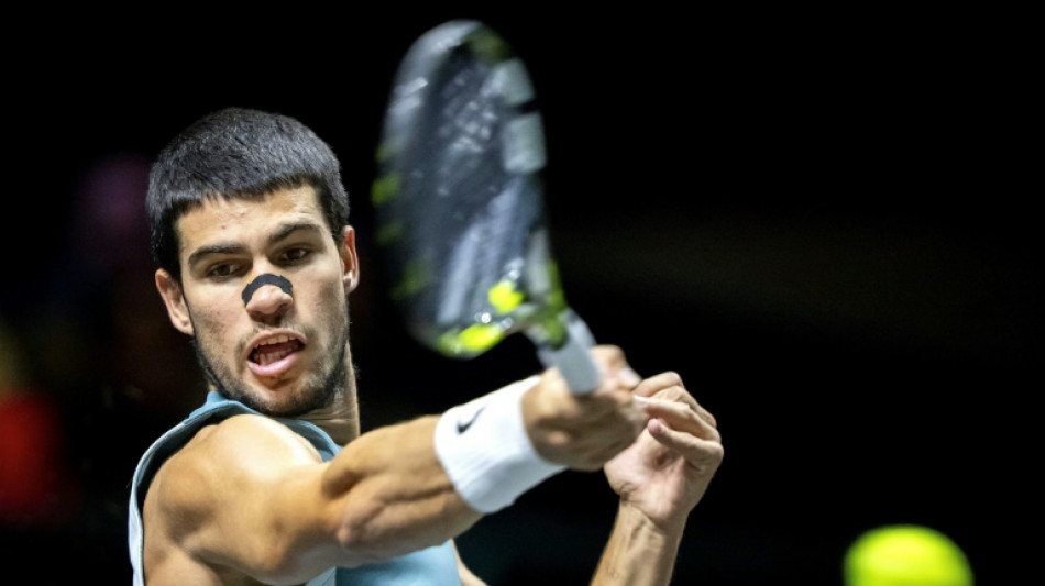 Alcaraz y Tsitsipas sellan boleto a cuartos del ATP de Róterdam