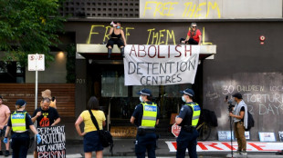 Australia libera a los refugiados que compartieron retención con Djokovic
