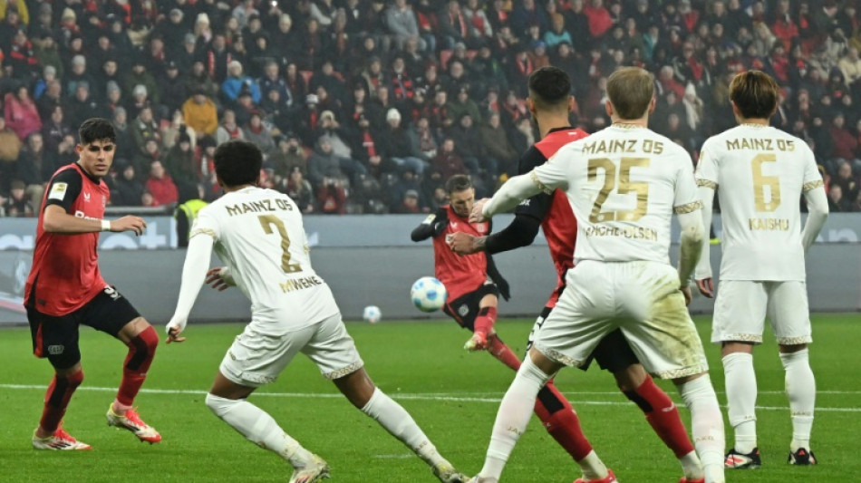 Leverkusen vence Mainz e encosta no Bayern; Dortmund tropeça