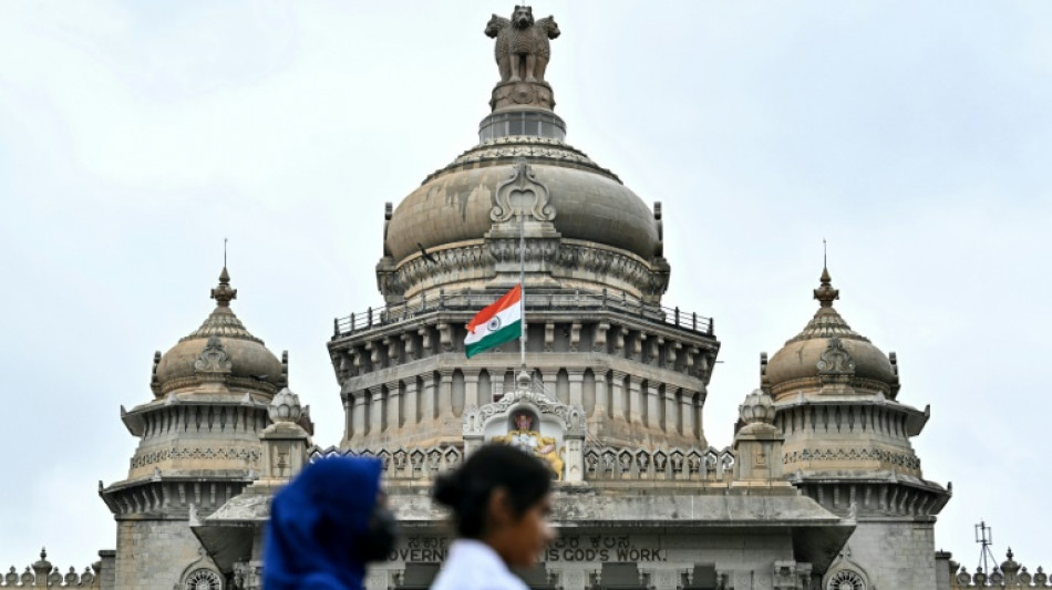 Mueren seis personas en una estampida en un templo de India