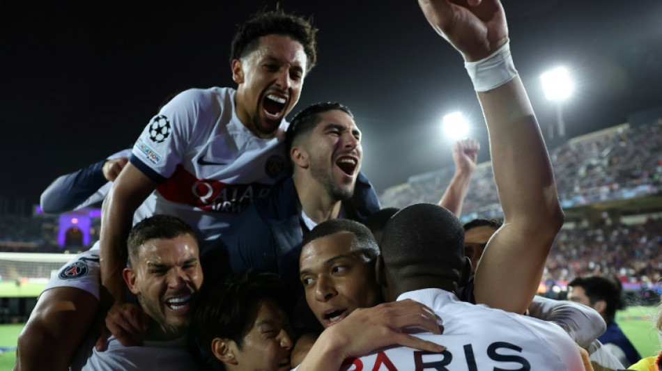 PSG goleia na visita ao Barça (4-1) e avança às semifinais da Champions