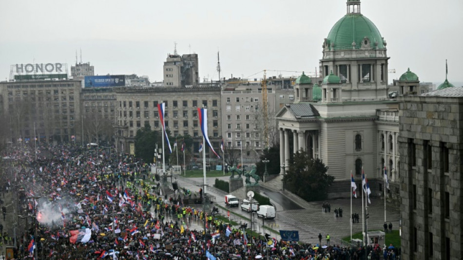 Zehntausende bei Großdemonstration gegen Korruption in Serbien