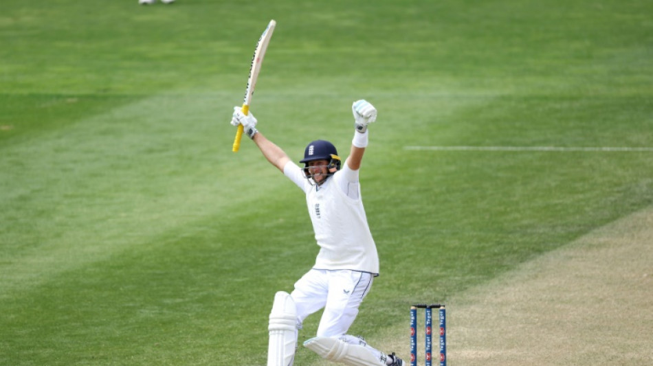 England thrash New Zealand in 2nd Test to win series