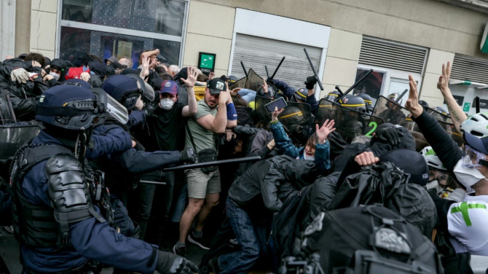 1er mai: quelques tensions en tête du cortège parisien